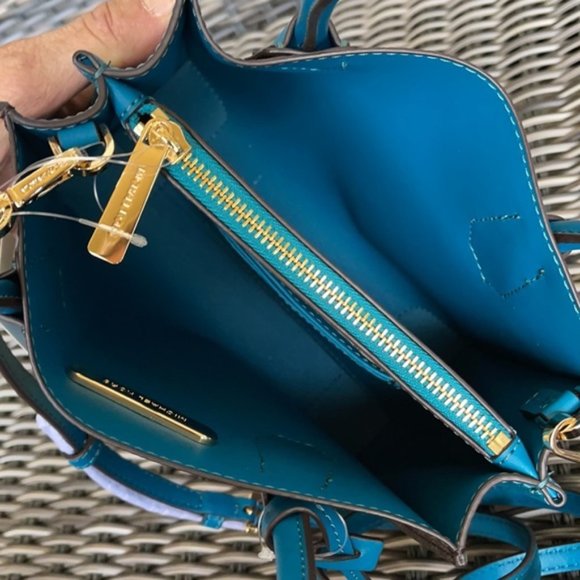 Michael Kors Mercer Medium Messenger Bag - Picture 12 of 16